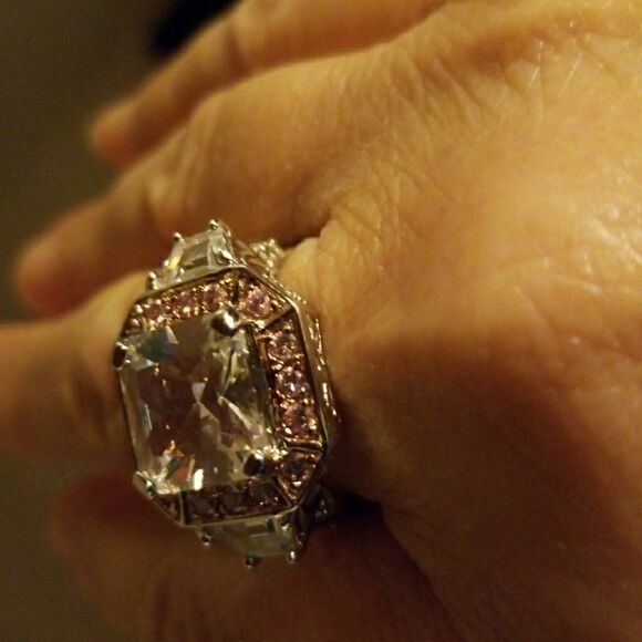 SHOW STOPPER!!!HEIRLOOM RING WITH AAA QUALITY CZS - Picture 7 of 8